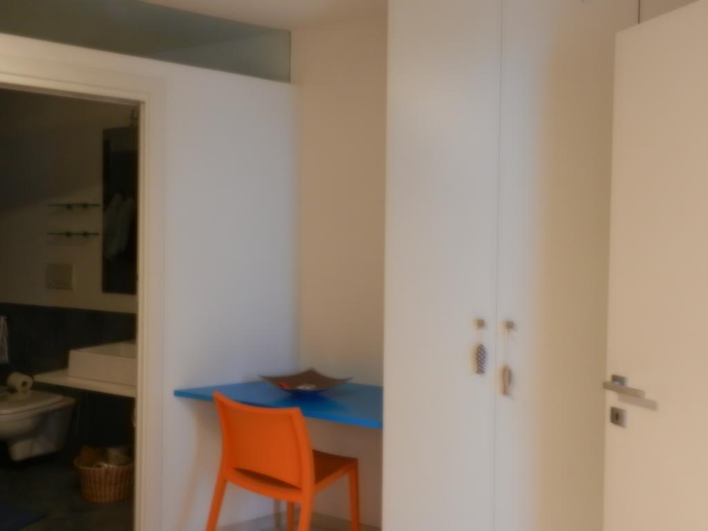 My Suite Sorrento Rum bild